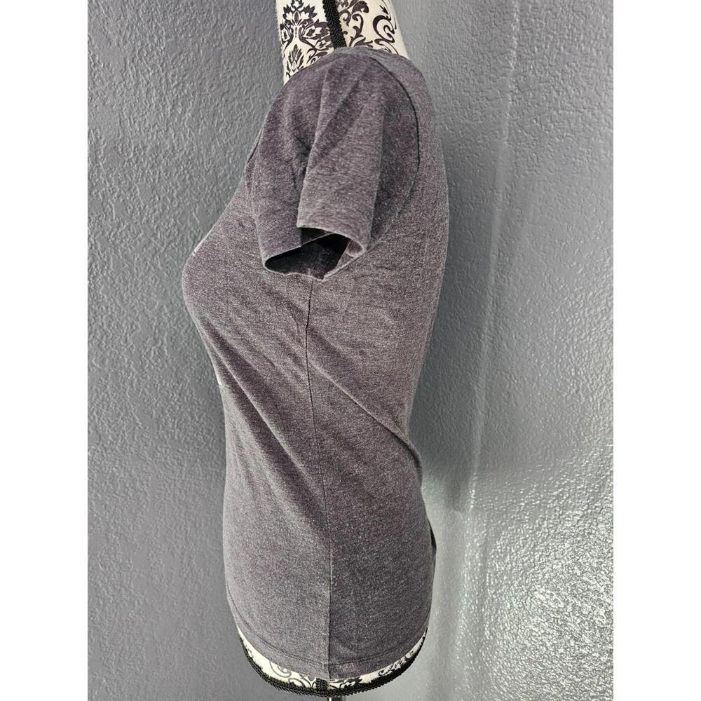 Women's NFL Las Vegas Raiders Blouse Top Short Sleeve Size Small Gray Football - Picture 6 of 10